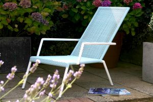 Contemporary Sun Lounger 3