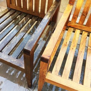 Cleaning-teak-garden-furniture